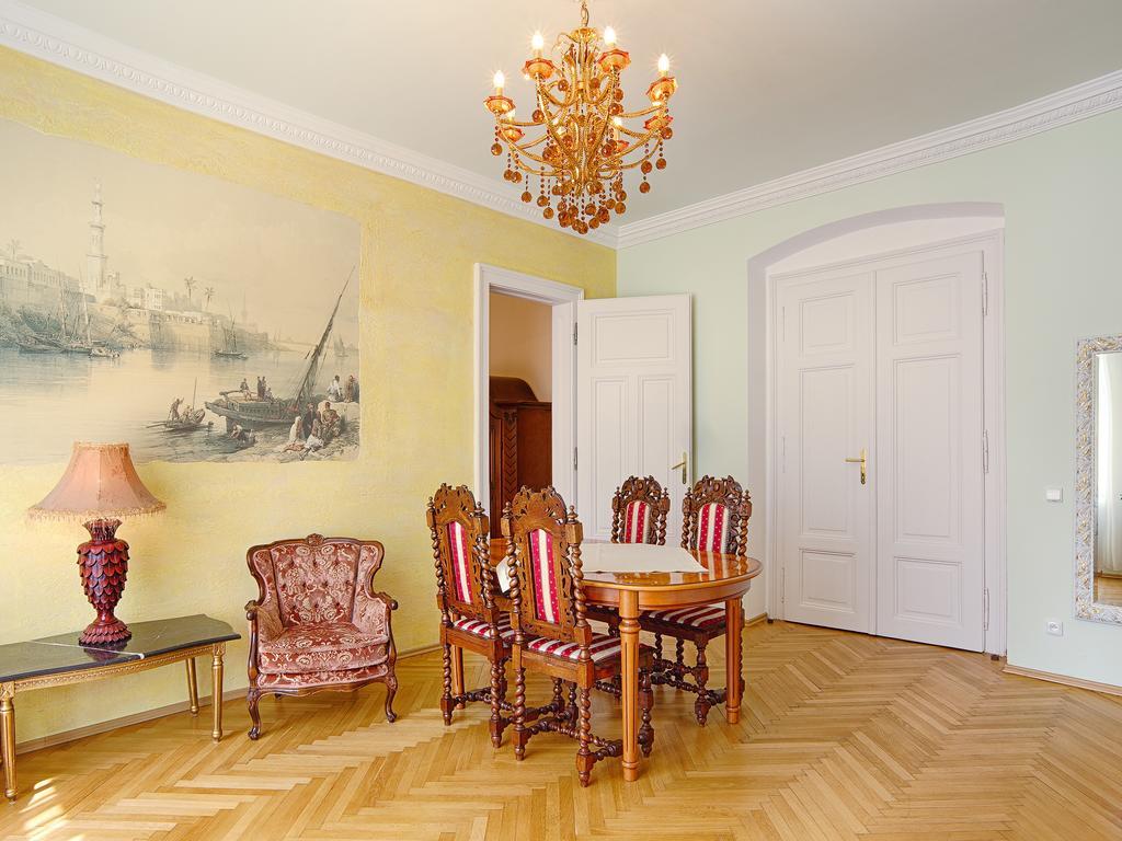 Lyra Apartments Karlovy Vary Cameră foto