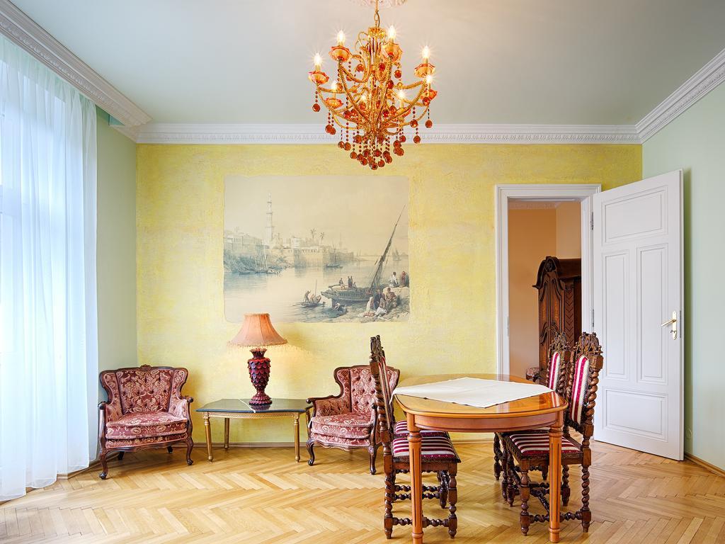 Lyra Apartments Karlovy Vary Cameră foto