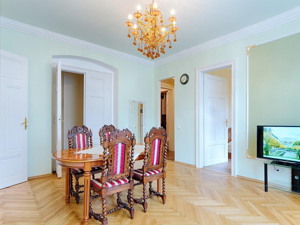 Lyra Apartments Karlovy Vary Cameră foto
