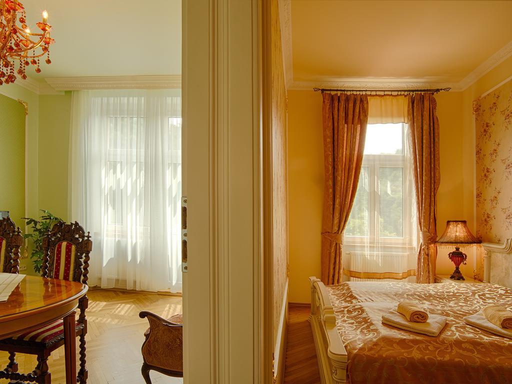 Lyra Apartments Karlovy Vary Cameră foto