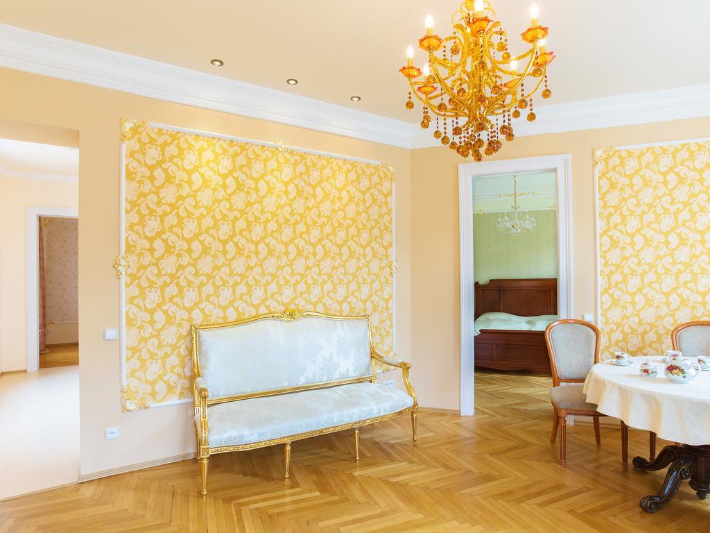 Lyra Apartments Karlovy Vary Cameră foto